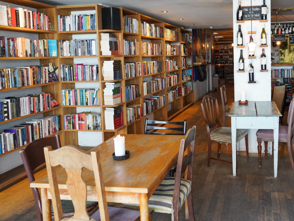 Indretningen hos Løve's Bog- og Vincafé