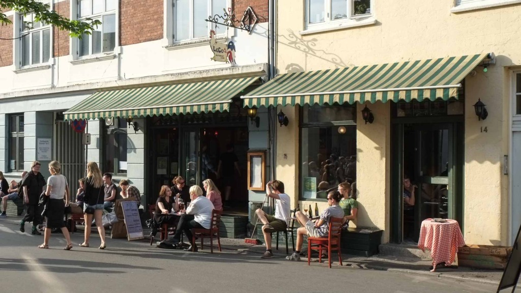 Lecoq i Graven set udefra