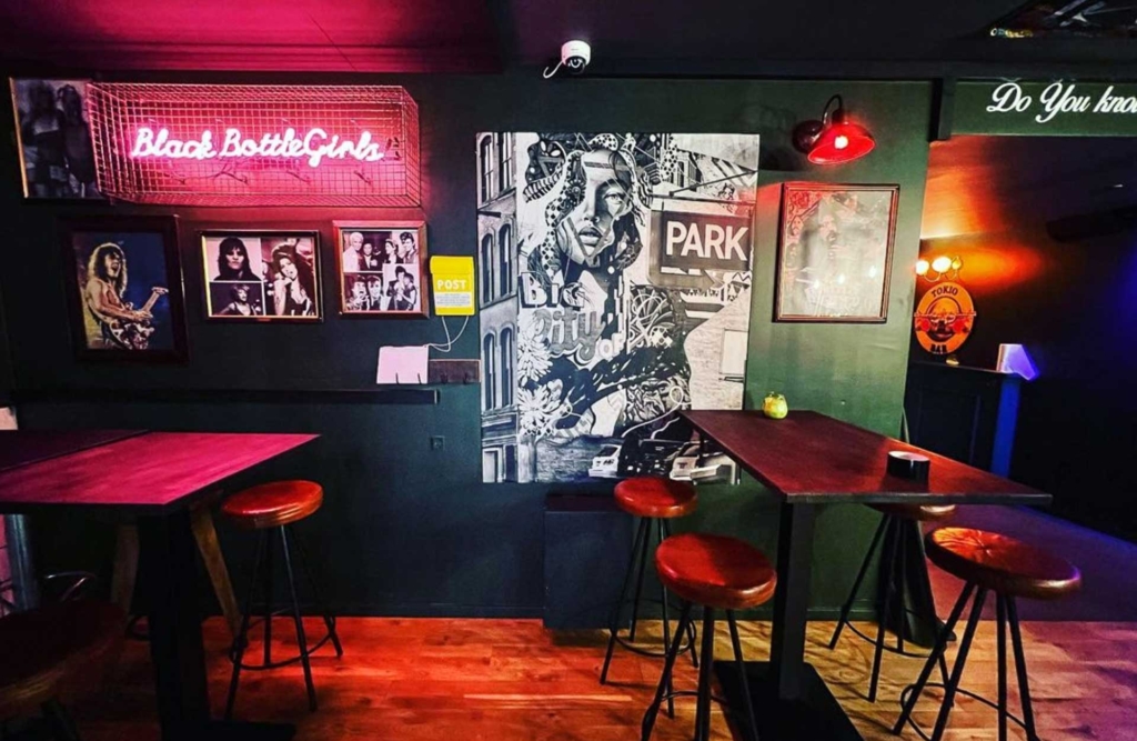 V&aelig;ggene er fyldt med sp&aelig;ndende billeder og motiver